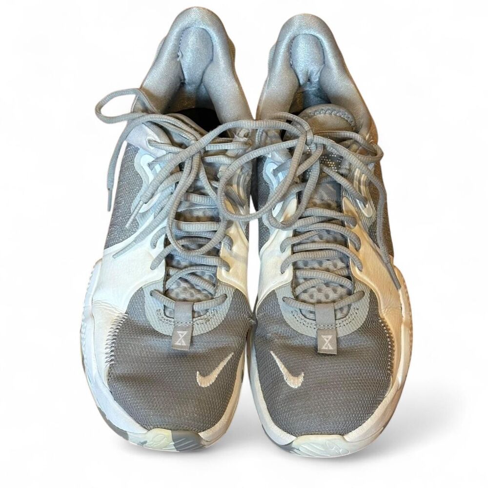 Nike Men's Grey and White Trainers